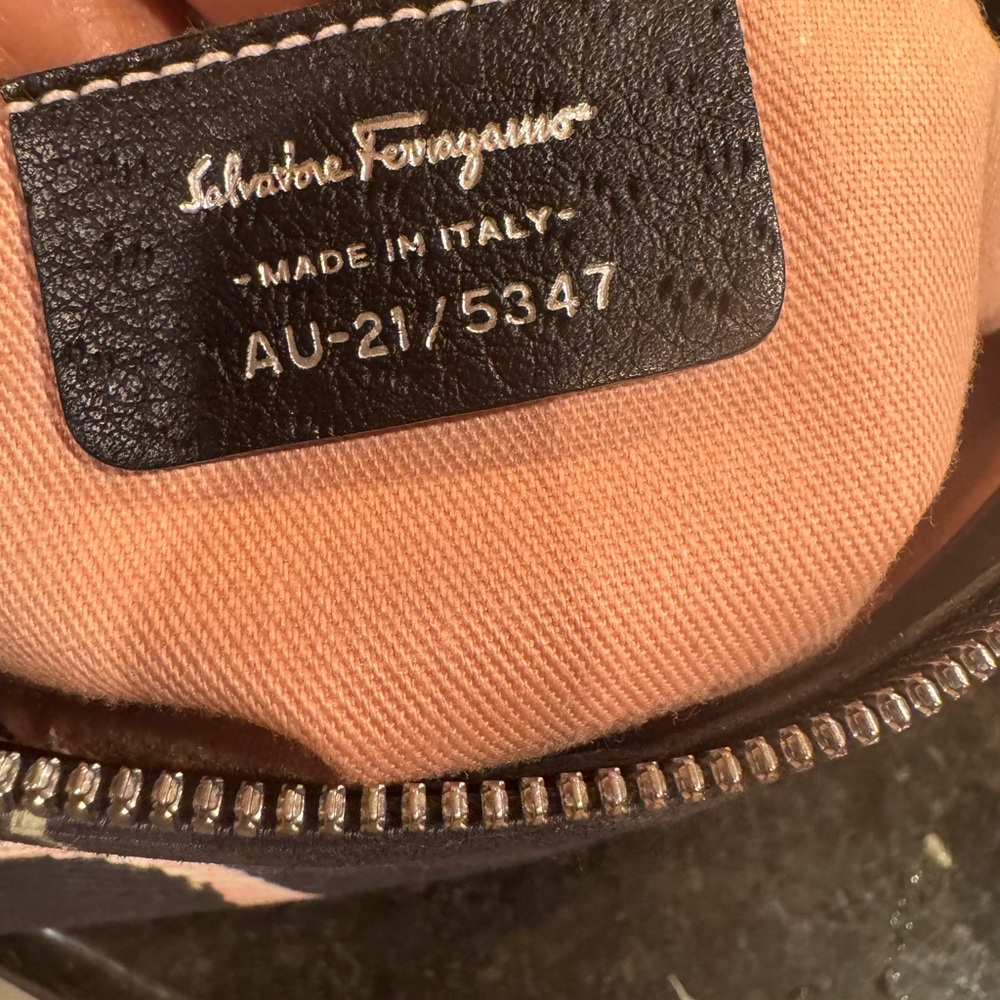 ferragamo - Picture 2 of 8
